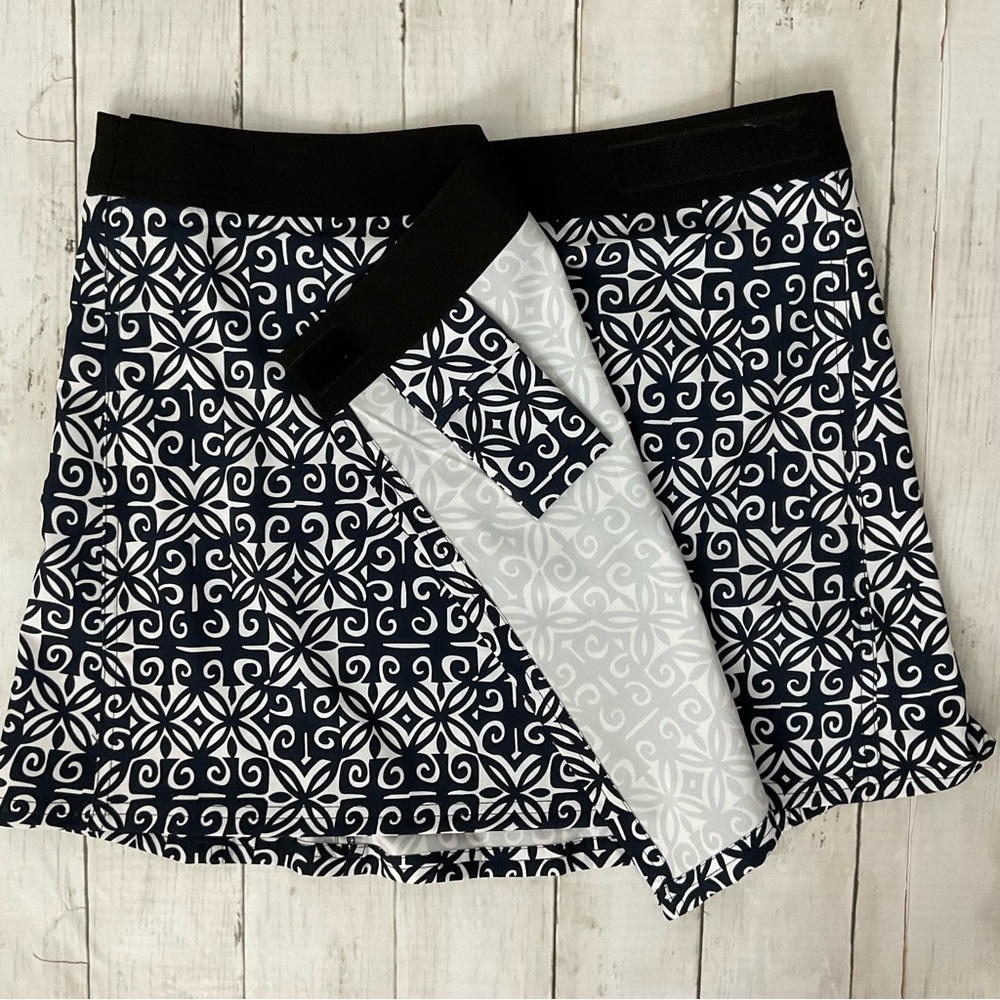 Ripskirt Hawaii Navy and White adjustable wrap skirt. Coverup over swimsuit M
